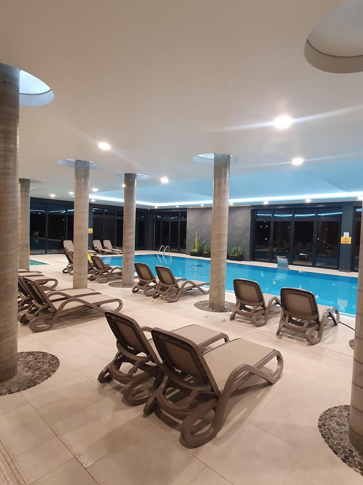 Apartament Medallion โควอบเซก ภายนอก รูปภาพ